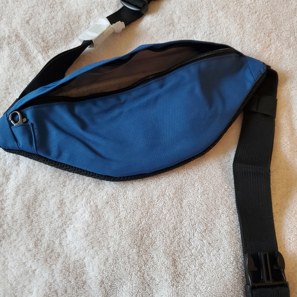 Blue and black Belt bag - Picture 3 of 3